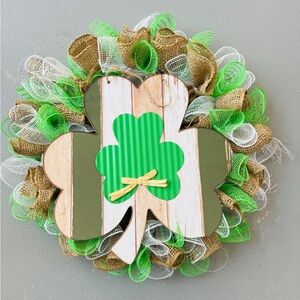 Green and Burlap Shamrock Wreath